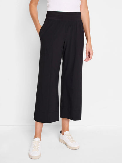 Tech Stretch Wide Leg Pant